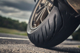 BATTLAX SPORT TOURING T32 motorcycle tire tread