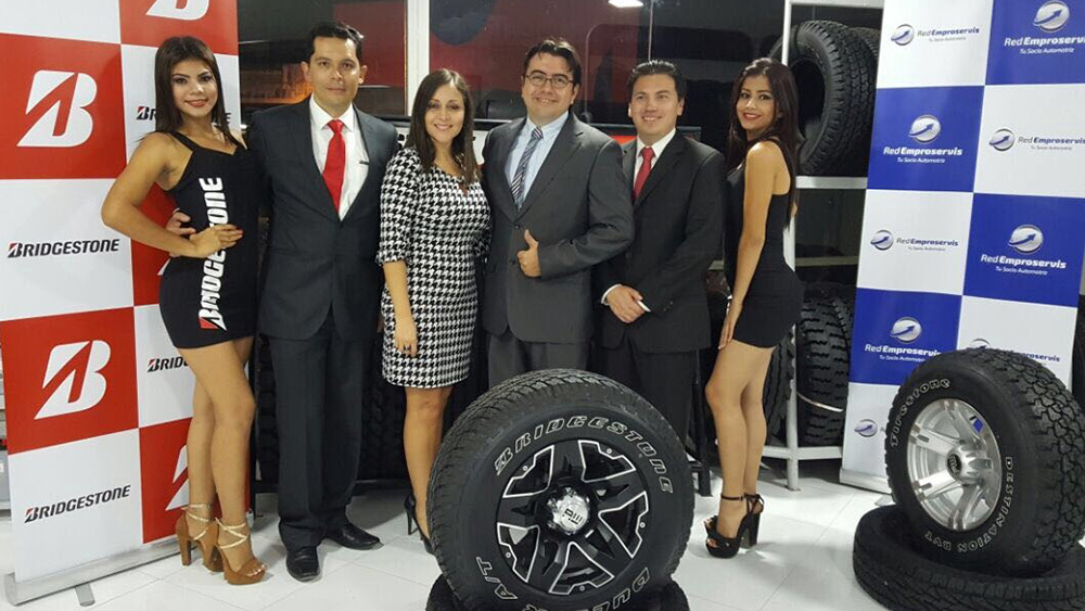 Red Emproservis Distributor celebrates the opening of its eighth Bridgestone Service Center in Ecuador.