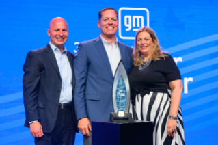 (Left to right: Scott Damon, CEO, Bridgestone West; David Colletti, President, Consumer OE Tires, Bridgestone Americas; Kimberley Huot, Executive Director, Purchasing and Supply Chain, General Motors)